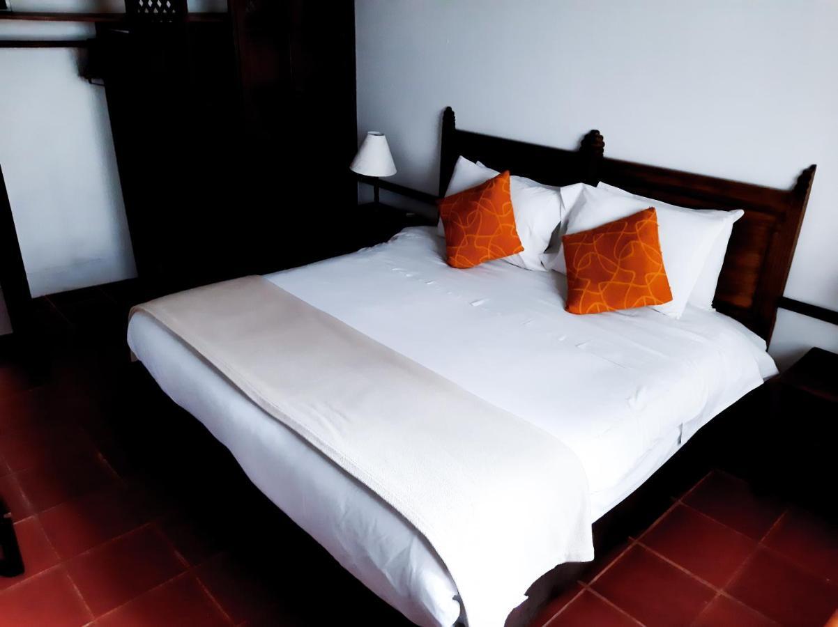 Hotel Meson De Los Virreyes Villa de Leyva Buitenkant foto