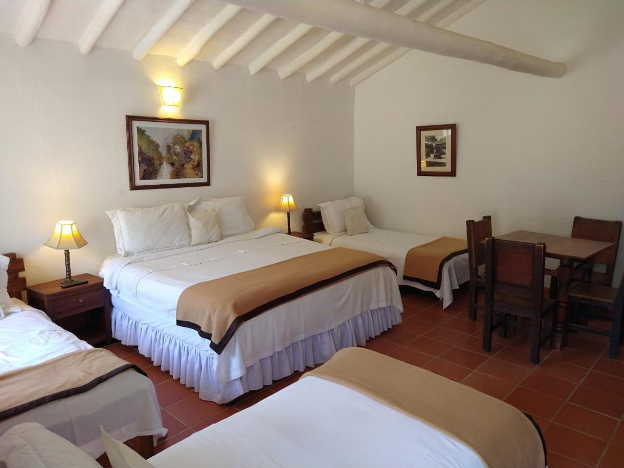 Hotel Meson De Los Virreyes Villa de Leyva Buitenkant foto